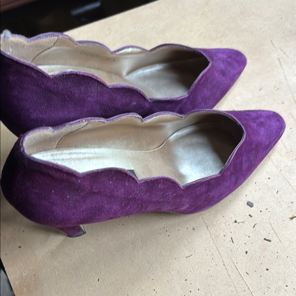 Roxy Purple Suede Heels with Scalloped Edge. Slit on inside lining.